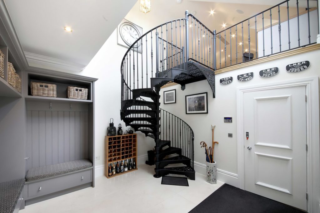 83e7f171-4614-4307-937f-b421f6db6cc7-0-standard-scale-2_00x