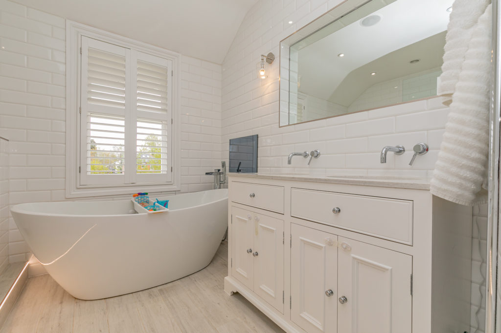 New-Wokingham-Road-Crowthorne-detached-house-Bathroom-(4)