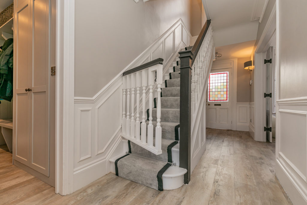 New-Wokingham-Road-Crowthorne-detached-house-Entrance-Hall