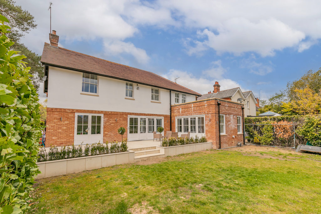 New-Wokingham-Road-Crowthorne-detached-house-Garden-(5)
