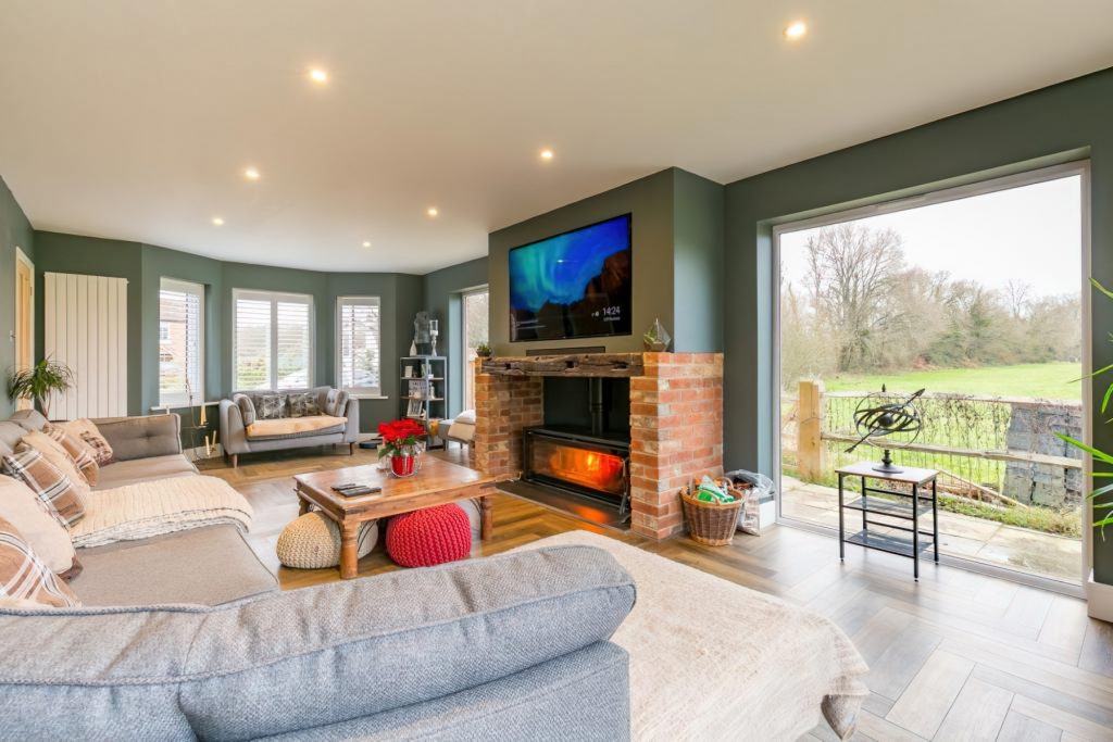 49305_S151069_IMG_02_0000-standard-height-1200px