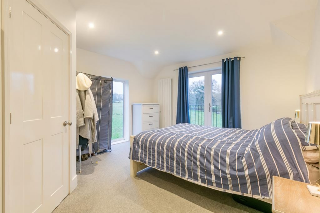 49305_S151069_IMG_17_0000-standard-height-1200px