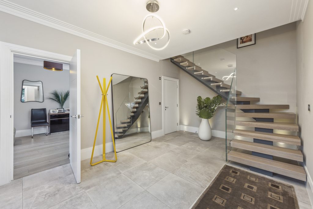 Beechwood West2c Beechwood Avenue2c Weybridge2c Surrey2c KT13 9TD-32